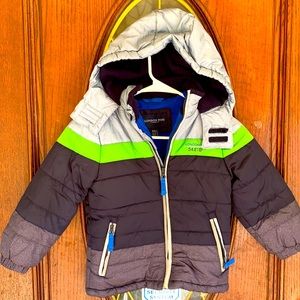 London Fog Boys size 5/6  WARM WINTER OR FALL COAT